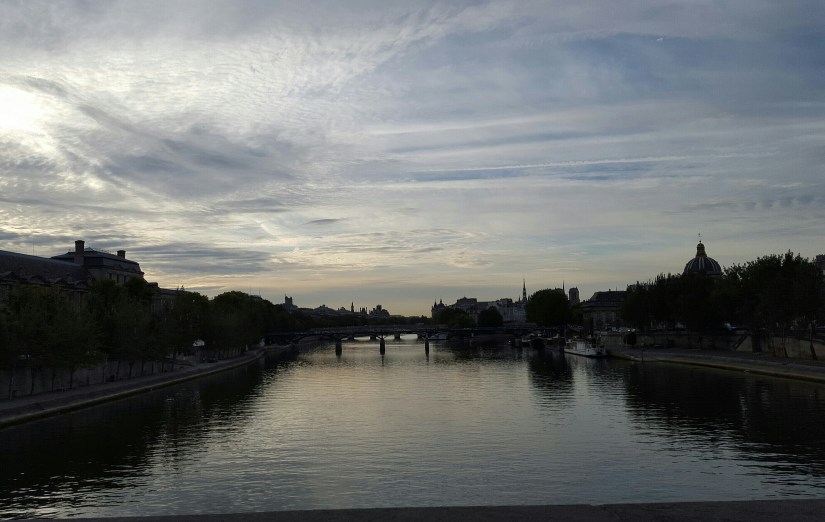 Sunrise run in Paris